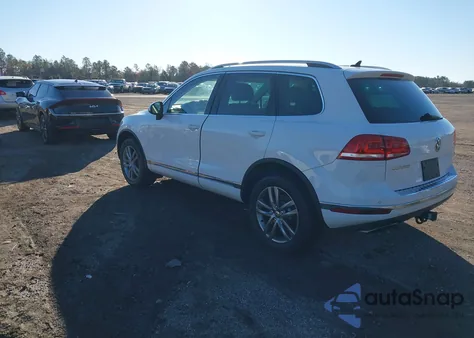 2016 Volkswagen Touareg Vr6 Lux из США, поврежденный, VIN WVGEF9BP5GD010993